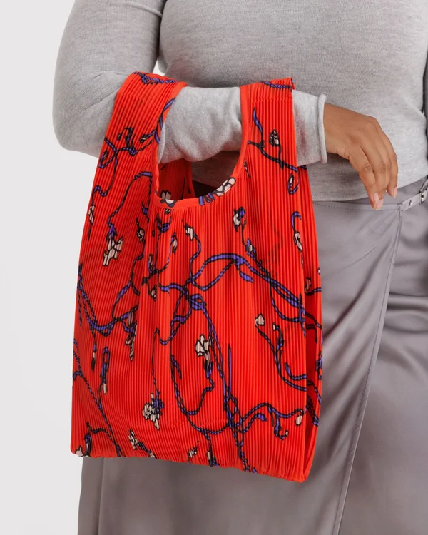 Pleated Baggu - Red Snapdragon - Material: polyester